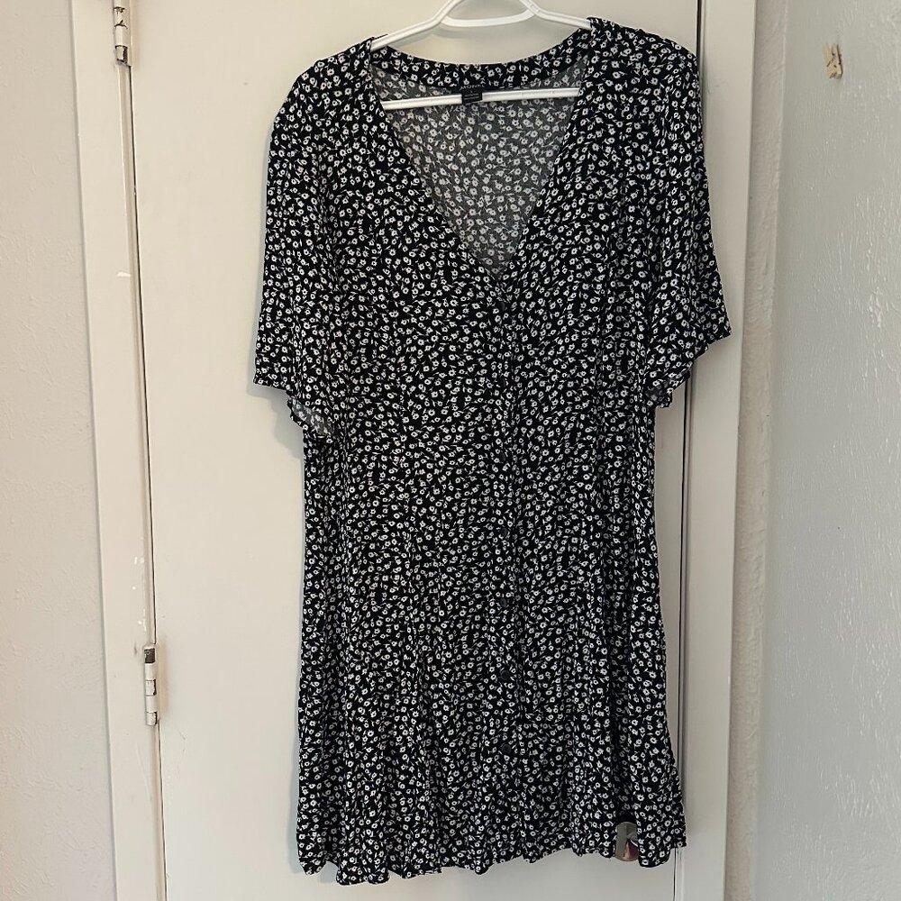 Monki Sz Large Button Front Tea Dress Black Floral Print